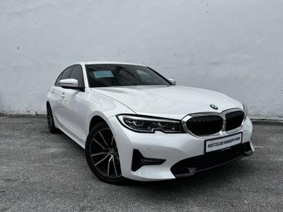 BMW 320i  (2021)