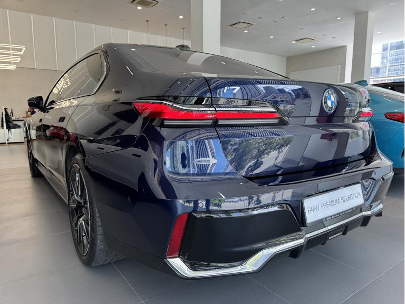BMW i7 G70 Sedan 4dr xDrive60 M Sport Reduction Gear 1sp AWD