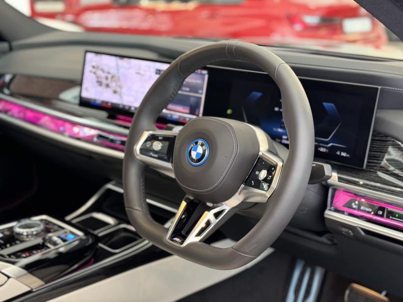 BMW i7 G70 Sedan 4dr xDrive60 M Sport Reduction Gear 1sp AWD