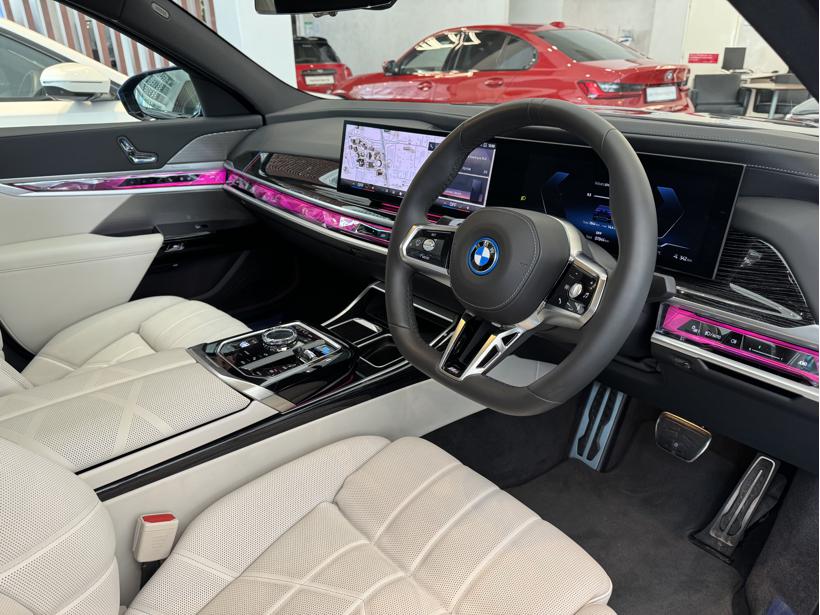 BMW i7 G70 Sedan 4dr xDrive60 M Sport Reduction Gear 1sp AWD