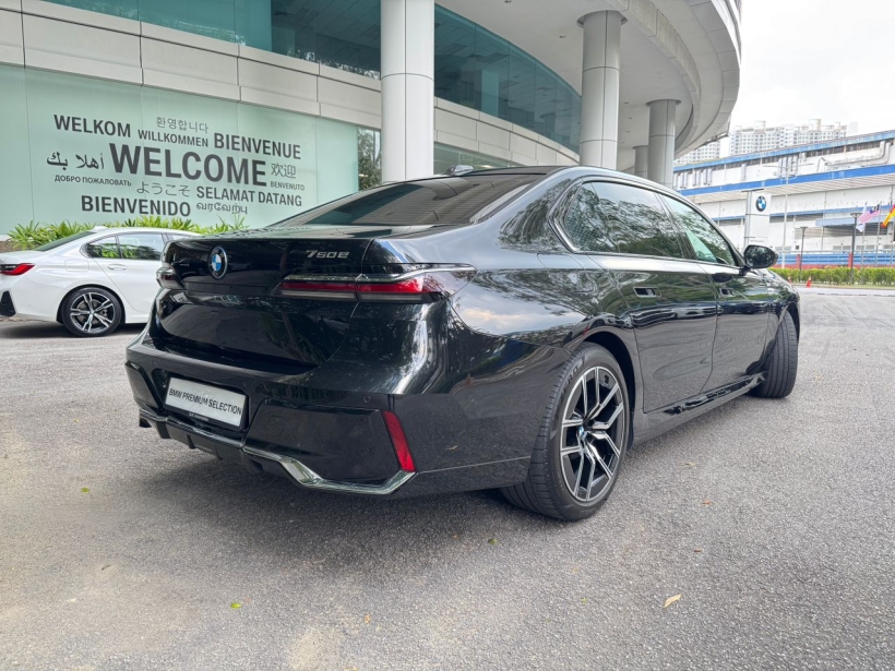 BMW 750e G70 Sedan 4dr xDrive M Sport Steptronic 8sp AWD 3.0HDiTsc (Pure Excellence)