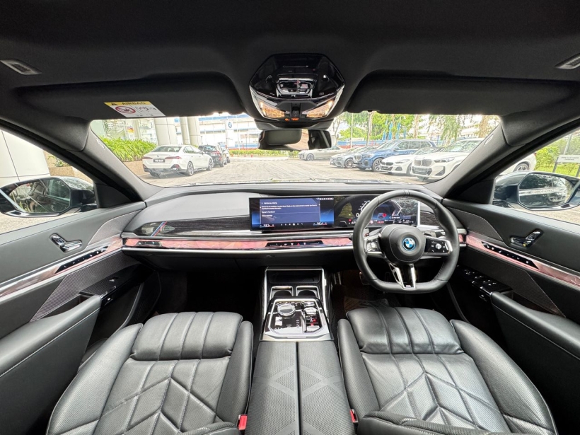 BMW 750e G70 Sedan 4dr xDrive M Sport Steptronic 8sp AWD 3.0HDiTsc (Pure Excellence)