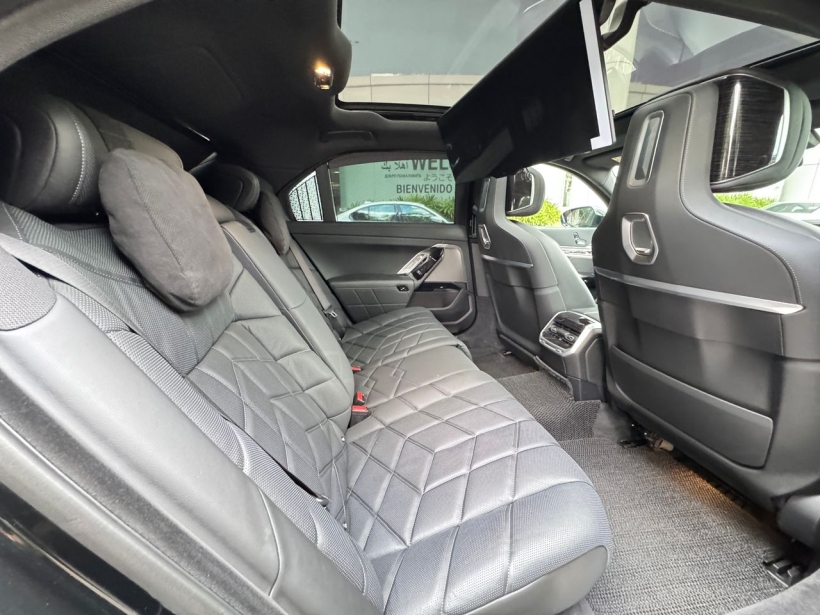 BMW 750e G70 Sedan 4dr xDrive M Sport Steptronic 8sp AWD 3.0HDiTsc (Pure Excellence)