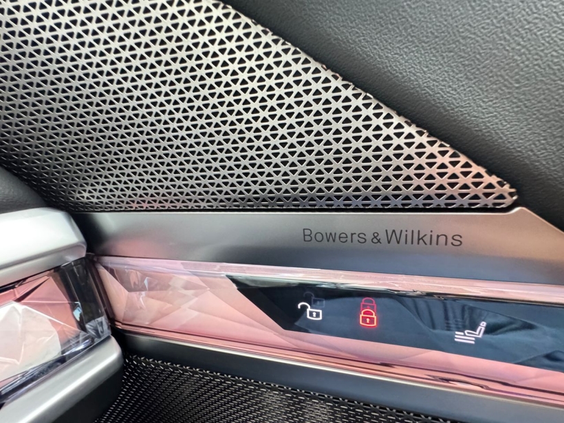 BMW 750e G70 Sedan 4dr xDrive M Sport Steptronic 8sp AWD 3.0HDiTsc (Pure Excellence)