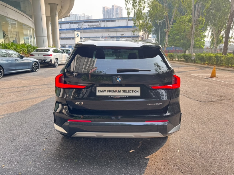 BMW X1 U11 Wagon 5dr sDrive20i Sports Automati 7sp FWD 570kg 2.0DiTsc (xLine)